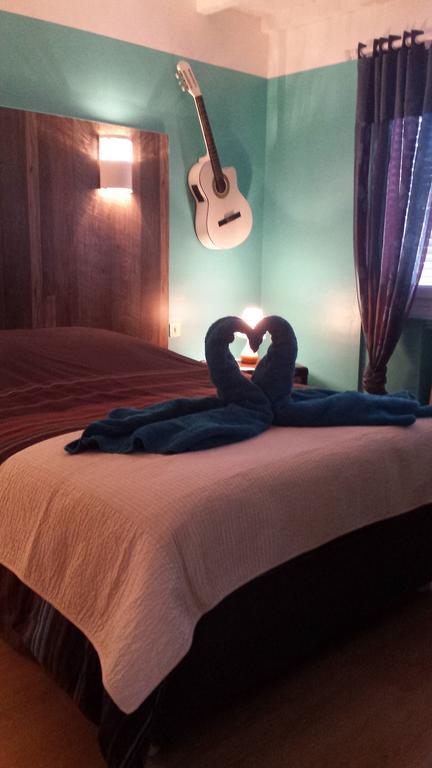 Chambre D'Hotes Le Cypres Bleu 鲁西永 外观 照片